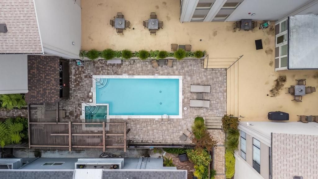 Image 49 of property listing at 793 Elm Street 21, San Carlos, CA 94070