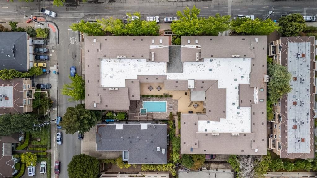 Image 50 of property listing at 793 Elm Street 21, San Carlos, CA 94070