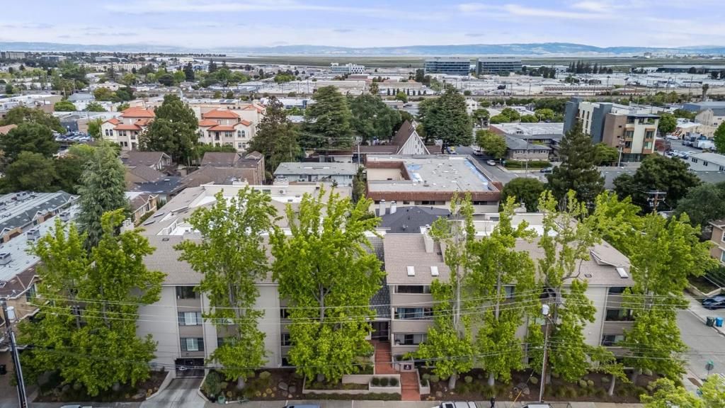 Image 54 of property listing at 793 Elm Street 21, San Carlos, CA 94070