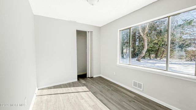 33 Green Twig Drive, Toms River, NJ 08753