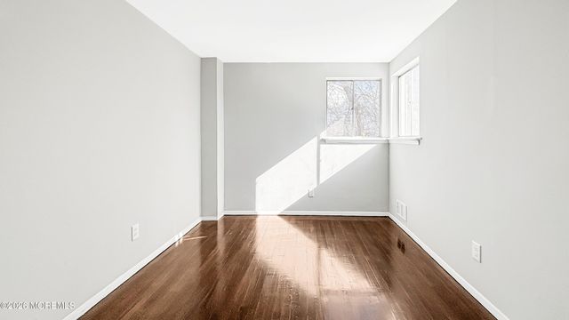 33 Green Twig Drive, Toms River, NJ 08753