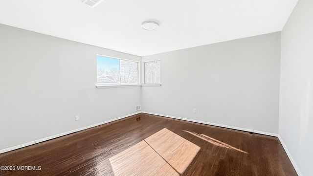 33 Green Twig Drive, Toms River, NJ 08753