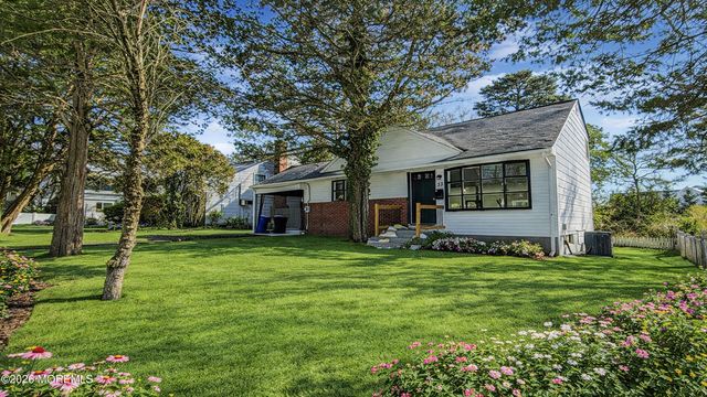 33 Green Twig Drive, Toms River, NJ 08753