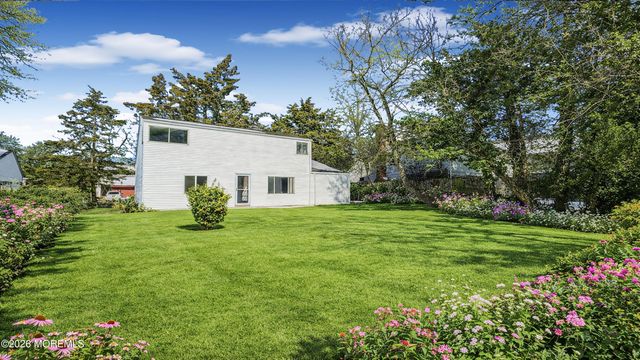 33 Green Twig Drive, Toms River, NJ 08753