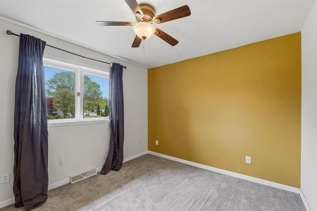 1115 SAWTELL COURT, Oshkosh, WI 54902