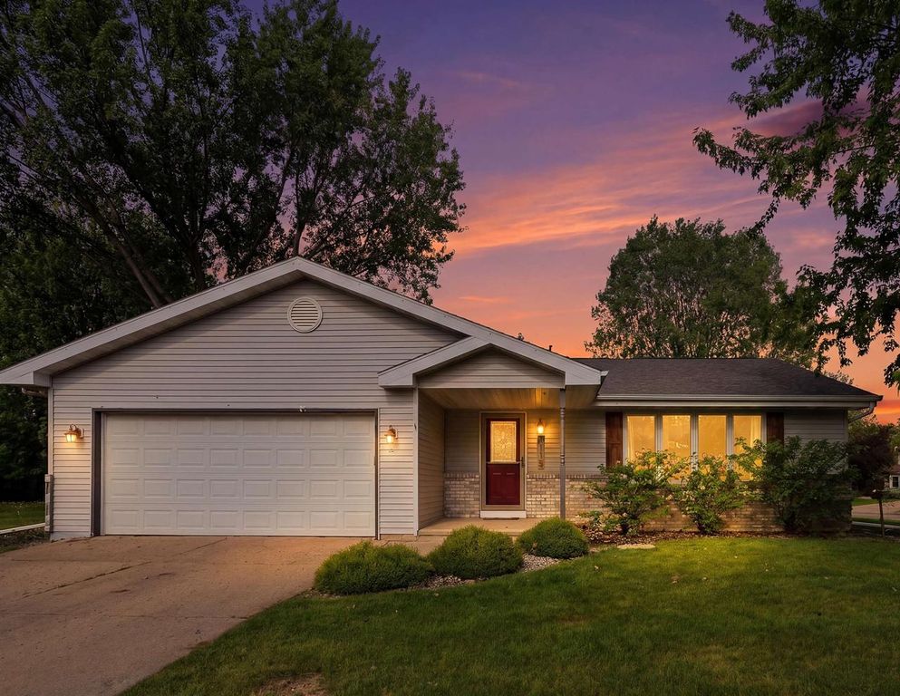 1115 SAWTELL COURT, Oshkosh, WI 54902