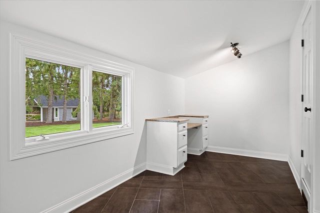 2212 W Sunnydale LANE, Mequon, WI 53092
