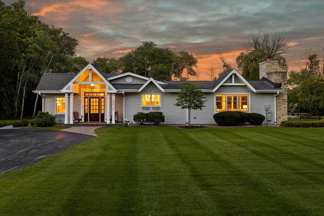 2212 W Sunnydale LANE, Mequon, WI 53092