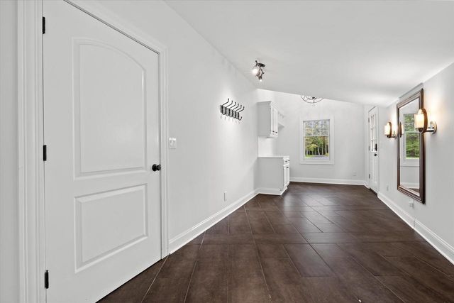 2212 W Sunnydale LANE, Mequon, WI 53092