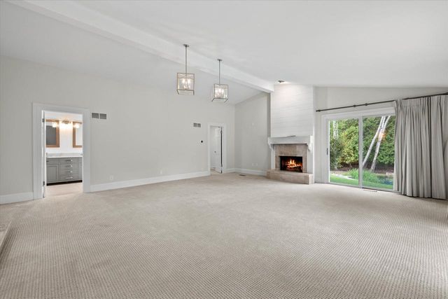 2212 W Sunnydale LANE, Mequon, WI 53092