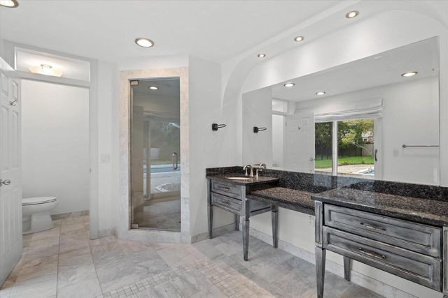 2212 W Sunnydale LANE, Mequon, WI 53092