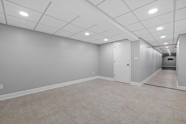 2212 W Sunnydale LANE, Mequon, WI 53092