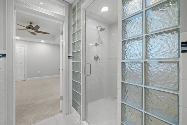 2212 W Sunnydale LANE, Mequon, WI 53092