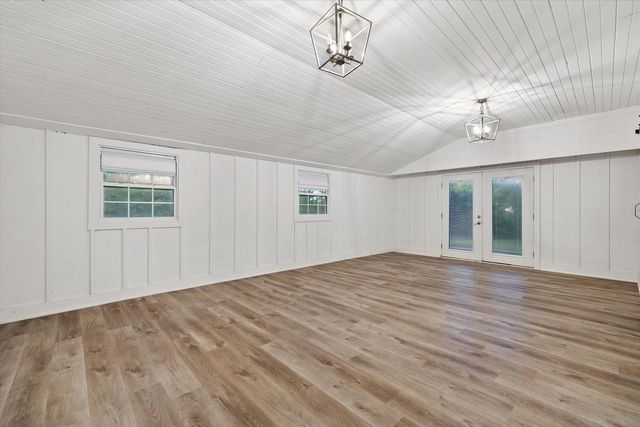 2212 W Sunnydale LANE, Mequon, WI 53092