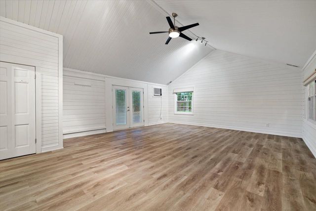 2212 W Sunnydale LANE, Mequon, WI 53092