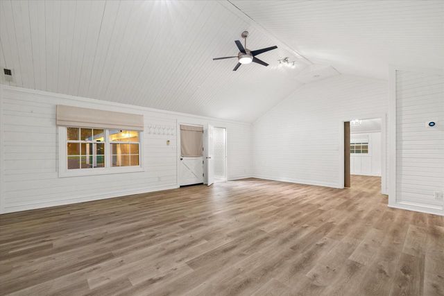2212 W Sunnydale LANE, Mequon, WI 53092