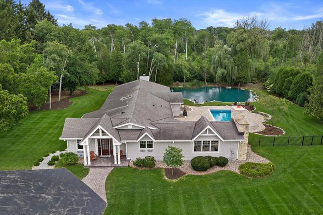 2212 W Sunnydale LANE, Mequon, WI 53092