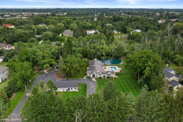 2212 W Sunnydale LANE, Mequon, WI 53092