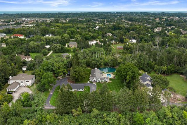 2212 W Sunnydale LANE, Mequon, WI 53092
