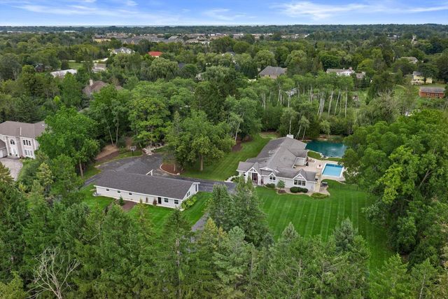 2212 W Sunnydale LANE, Mequon, WI 53092