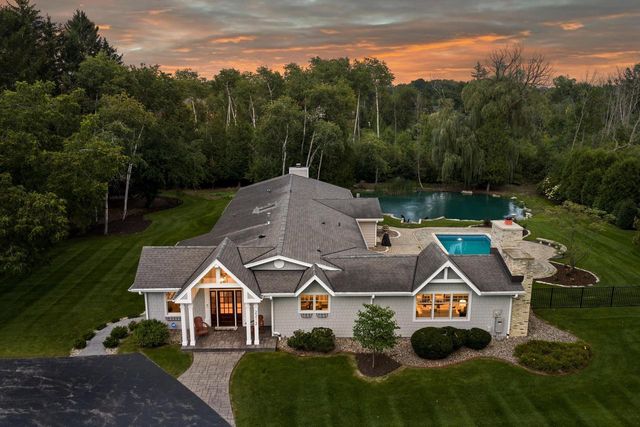 2212 W Sunnydale LANE, Mequon, WI 53092