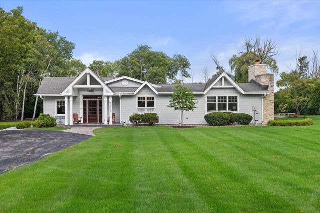 2212 W Sunnydale LANE, Mequon, WI 53092