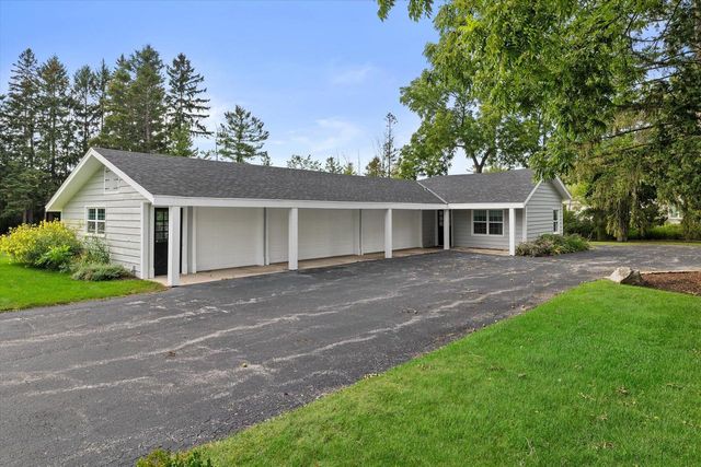 2212 W Sunnydale LANE, Mequon, WI 53092