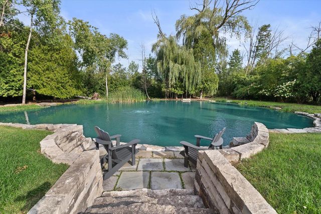 2212 W Sunnydale LANE, Mequon, WI 53092