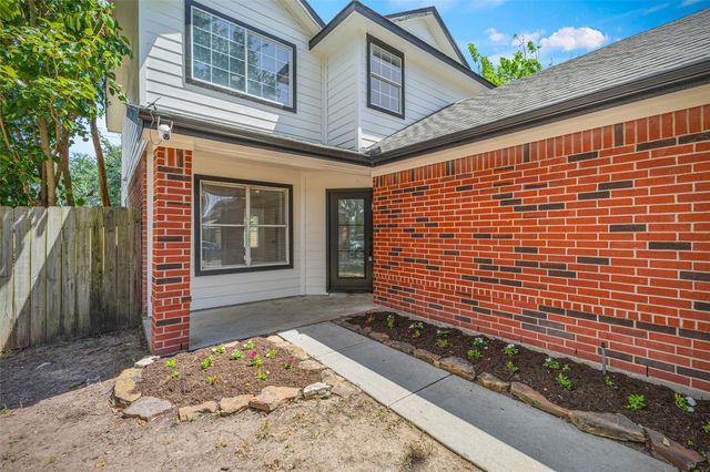 6034 Valley Cove Lane, Houston, TX 77085