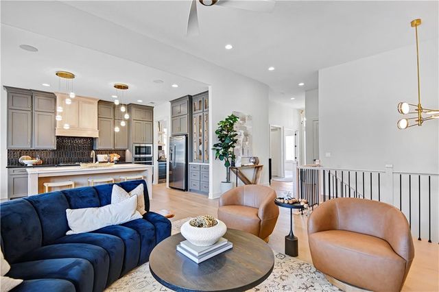 22085 W 93rd Terrace, Lenexa, KS 66220