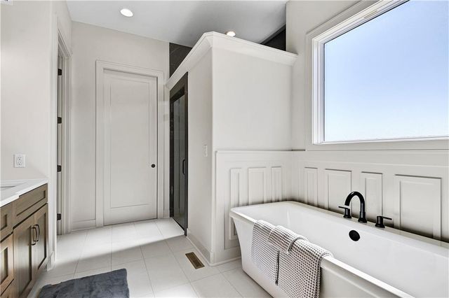 22085 W 93rd Terrace, Lenexa, KS 66220