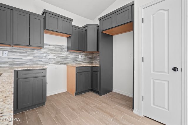 608 Cedarwood Avenue, El Paso, TX 79928