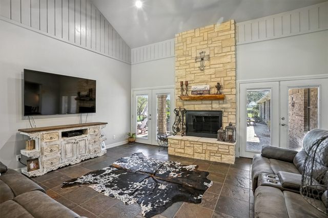 10420 County Road 1016, Burleson, TX 76028