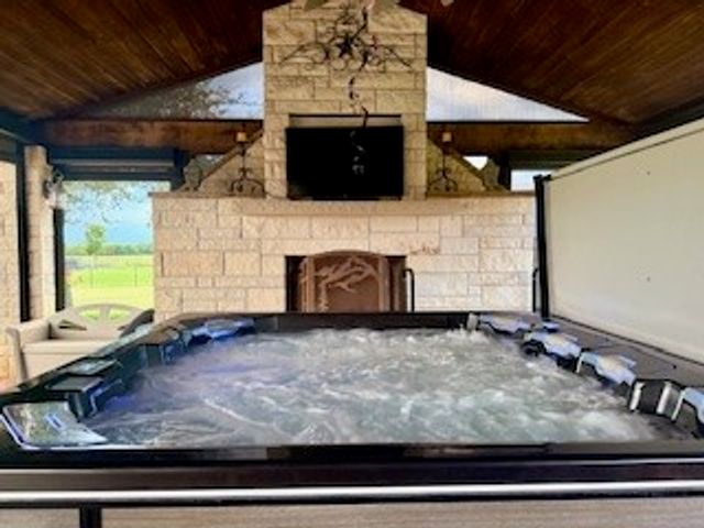 10420 County Road 1016, Burleson, TX 76028