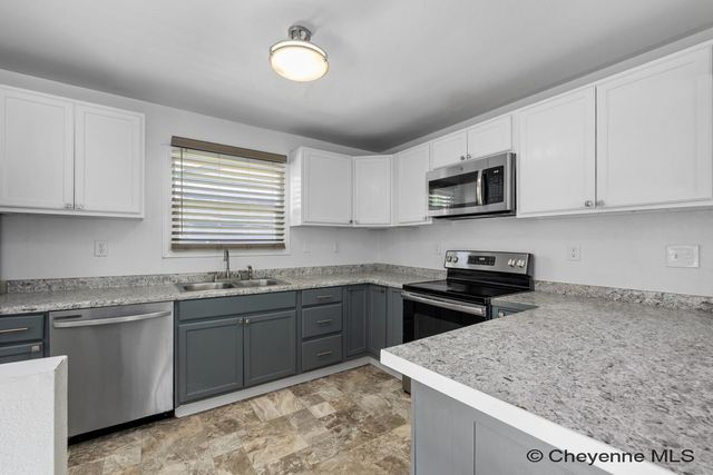 3618 DUFF AVE, Cheyenne, WY 82001
