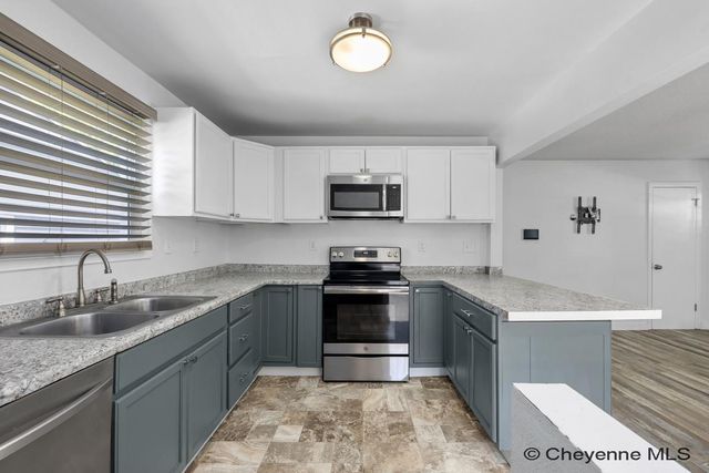 3618 DUFF AVE, Cheyenne, WY 82001