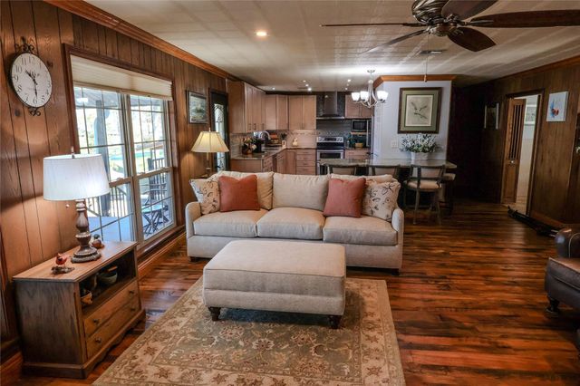 164 Magnolia Drive, Burkeville, TX 75932