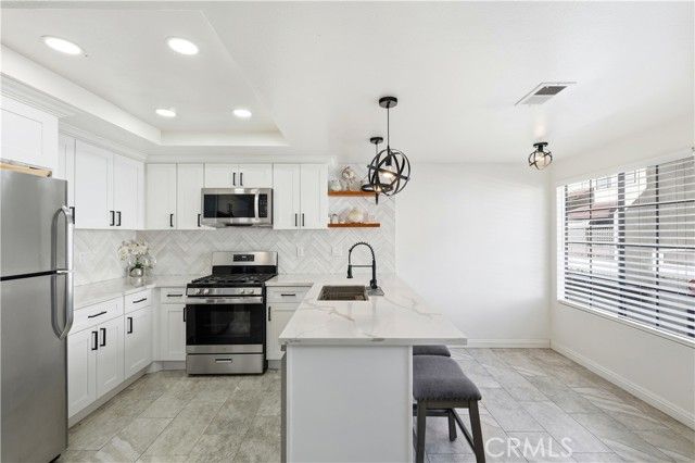 11 Wildflower, Pomona, CA 91766