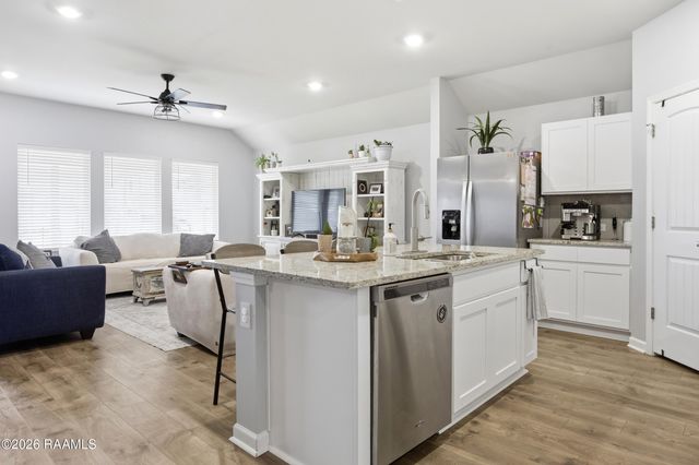 123 Nova Lake Drive, Duson, LA 70529