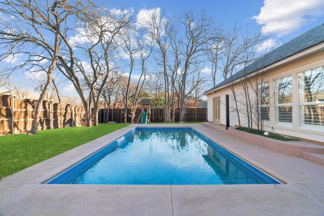 44 Wellington Oaks Circle, Denton, TX 76210