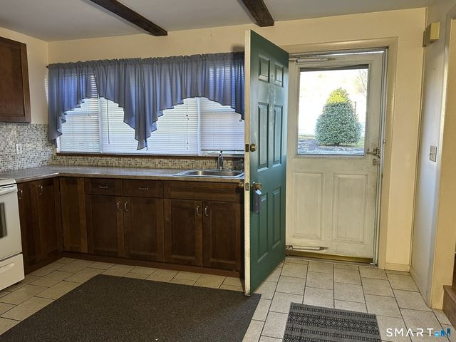 55 Porter Avenue APT 6E, Naugatuck, CT 06770