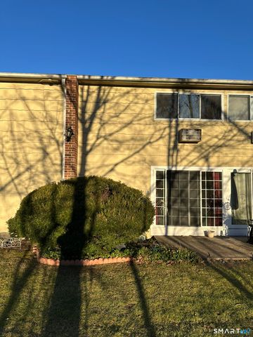 55 Porter Avenue APT 6E, Naugatuck, CT 06770