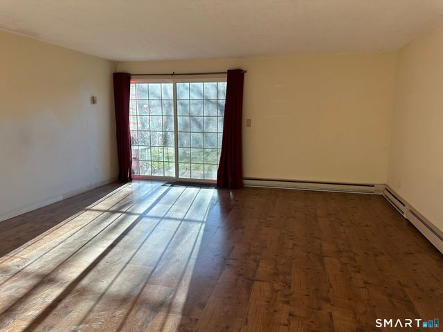 55 Porter Avenue APT 6E, Naugatuck, CT 06770