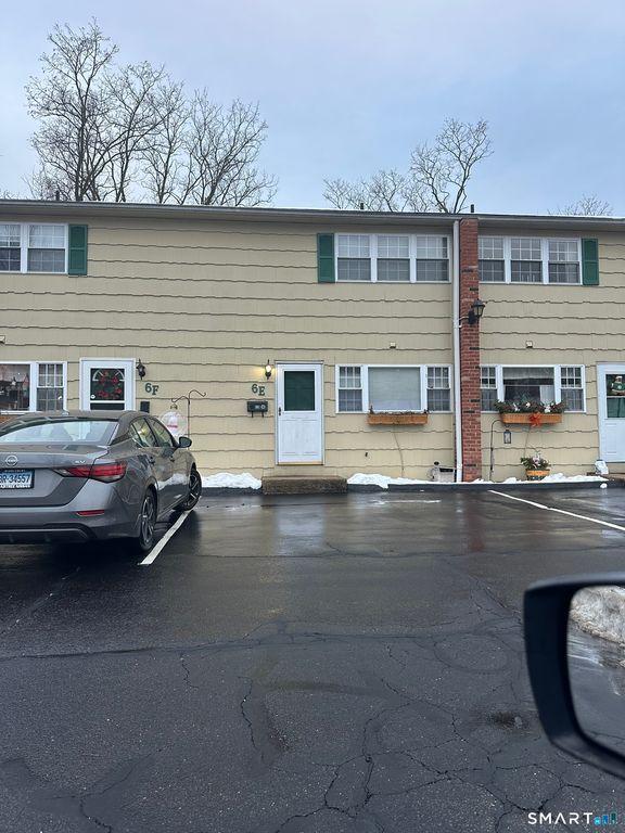 55 Porter Avenue APT 6E, Naugatuck, CT 06770