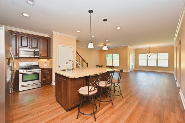 223 Meandering Dr, Lebanon, TN 37090
