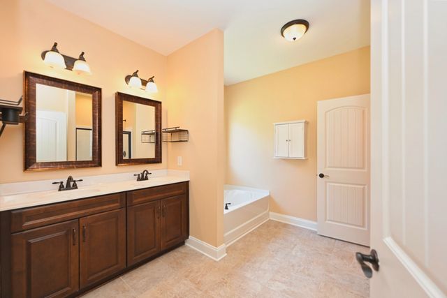 223 Meandering Dr, Lebanon, TN 37090