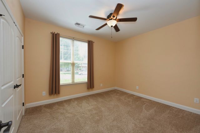 223 Meandering Dr, Lebanon, TN 37090