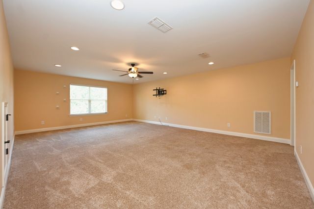 223 Meandering Dr, Lebanon, TN 37090