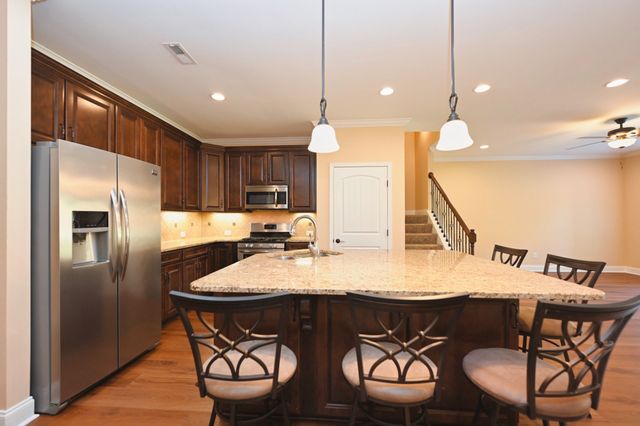 223 Meandering Dr, Lebanon, TN 37090