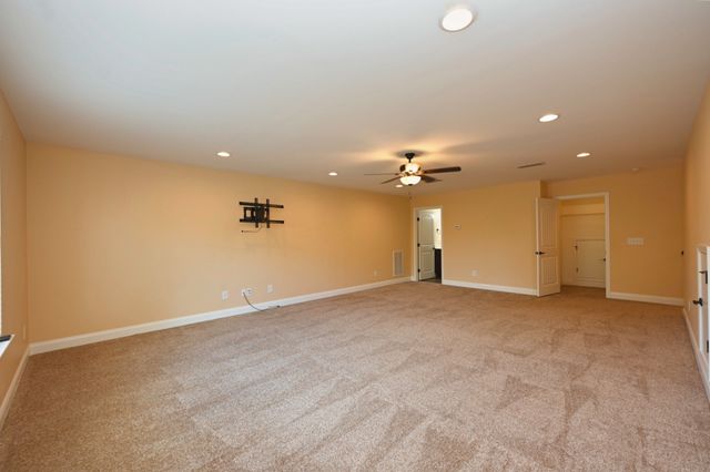 223 Meandering Dr, Lebanon, TN 37090